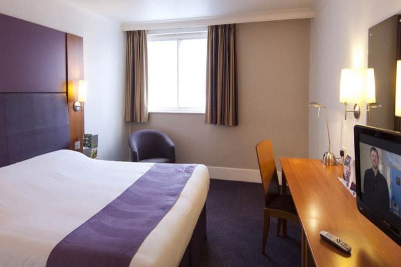 Premier Inn Pontypool Kültér fotó