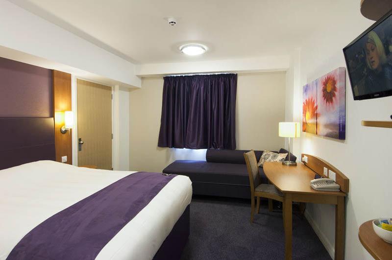 Premier Inn Pontypool Kültér fotó